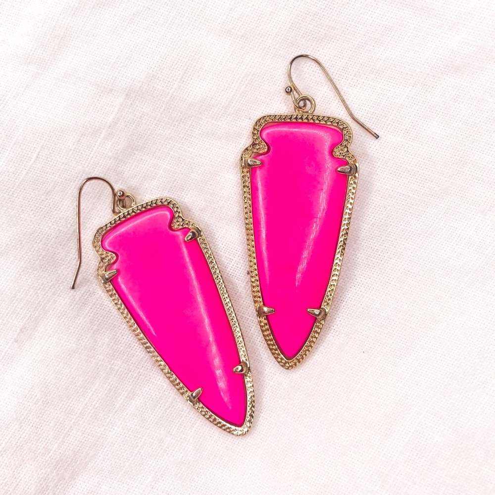 Kendra Scott Skylar earring in hot pink